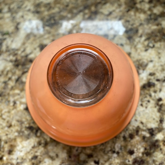 VINTAGE PYREX Round Mixing Bowl #323 Peach with Clear Bottom 1.5L Vintage Retro - Picture 4 of 14